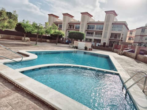 Swimming pool, Swimming pool