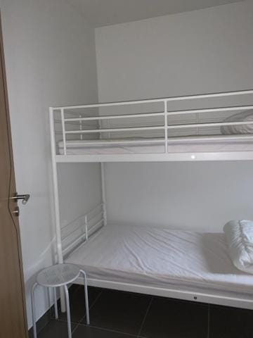 Stijlvol appartement in hartje Oostende vlak bij het strand en de winkelstraat - 6p Apartment in Ostend