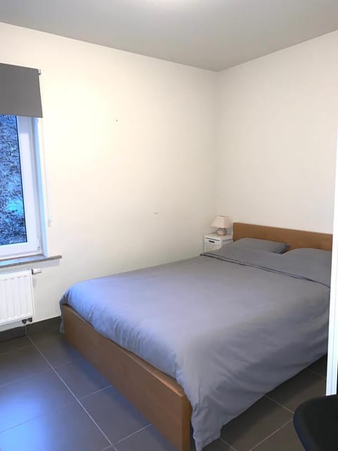 Stijlvol appartement in hartje Oostende vlak bij het strand en de winkelstraat - 6p Apartment in Ostend