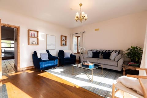 An Teach Ban - Dingle House in Dingle