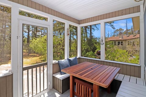 Serenity at Oyster Bay, Water access & firepit! House in Chincoteague Island