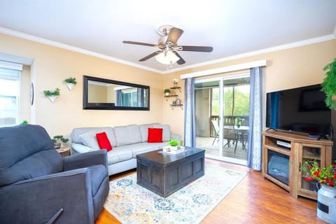 The Cove 19-1 By SDC, Big Deck, Pool, Hot Tub, By Lake Apartment in Indian Point