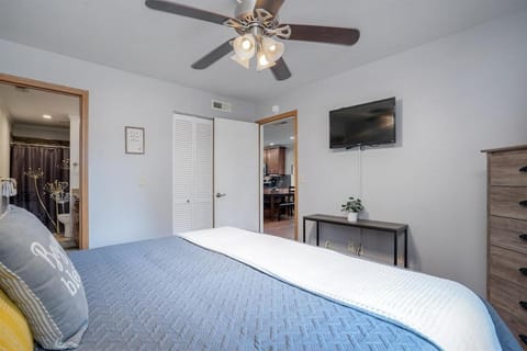 The Cove 19-1 By SDC, Big Deck, Pool, Hot Tub, By Lake Apartment in Indian Point