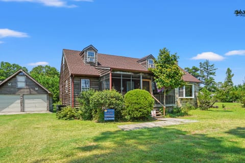 Shady Side - Water access, screened porch! House in Chincoteague Island