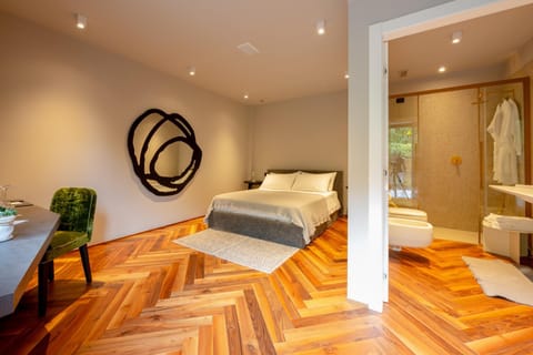 Toilet, Bed, Bathroom, Living room, Photo of the whole room, Seating area, Bedroom, towels