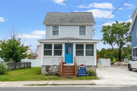 Shreiner's Tradition - In Town, Pet friendly! House in Chincoteague Island