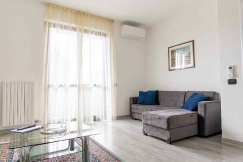 Living room, Seating area, air conditioner