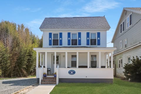 Stella del Mare - Charming home with relaxing porch! House in Chincoteague Island