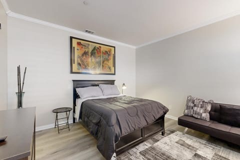 1BR Home with Shared Pool and Hot Tub, Private Laundry Apartment in Menifee