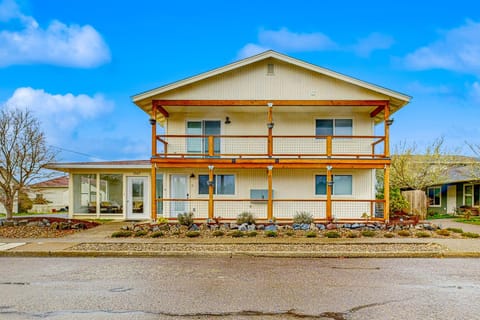 The Turtle Suite, Dolphin Suite, & Sea Horse Suite Apartment in Oregon