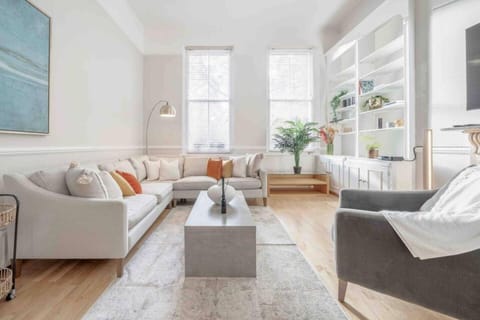Living room, Decorative detail, Seating area