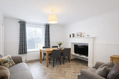 TV and multimedia, Living room, Dining area