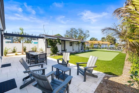 Waterfront Paradise Palms  House in Indian Rocks Beach