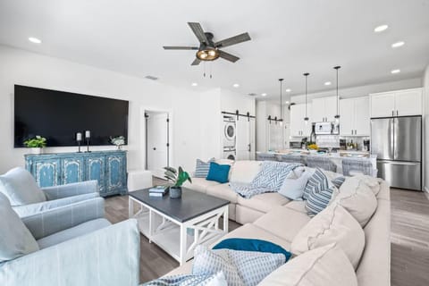 Waterfront Paradise Palms  House in Indian Rocks Beach