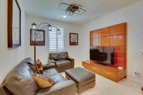 1 Mi to Heritage Lake Park Duplex with Patio! Apartment in Menifee