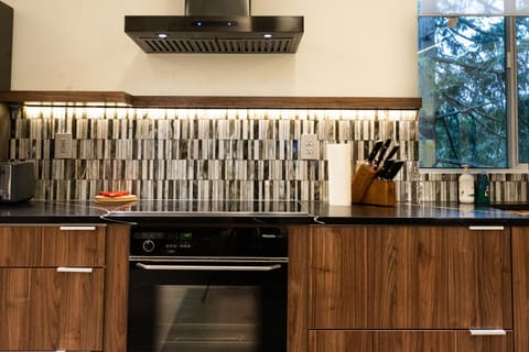 Modern Loft with Park Like Setting View Apartment in Kirkland