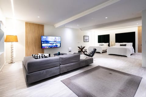 Modern Loft with Park Like Setting View Apartment in Kirkland