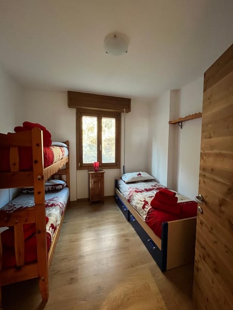 Bed, Photo of the whole room, Bedroom, bunk bed