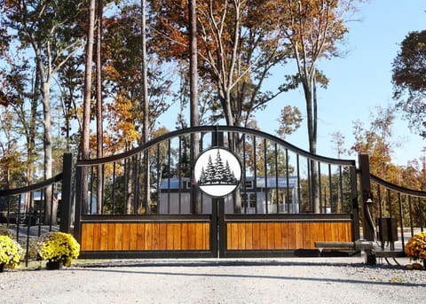 Peppers Place (In The Pines at KY Lake) 131 Pine Grove Lane, Dover, TN 37058 House in Lake Barkley