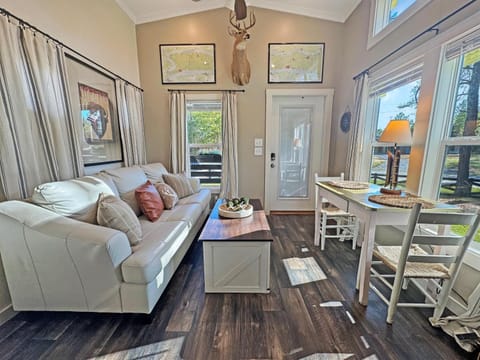 Little Dolly (In The Pines at KY Lake) 105 Pine Grove Lane, Dover, TN 37058 House in Lake Barkley