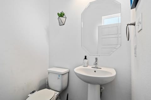 Luxé Living KASA Villa in Irving