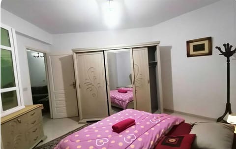 Garden view, concierge, heating, internet, room service, VIP, air conditioner