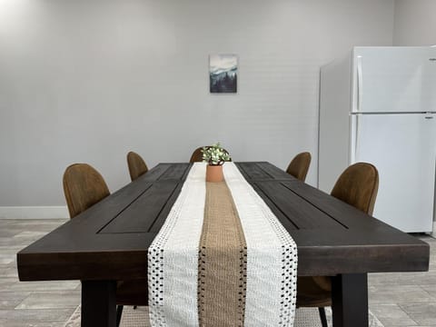 Urban Retreat 2BR Near Downtown Apartment in Ohio