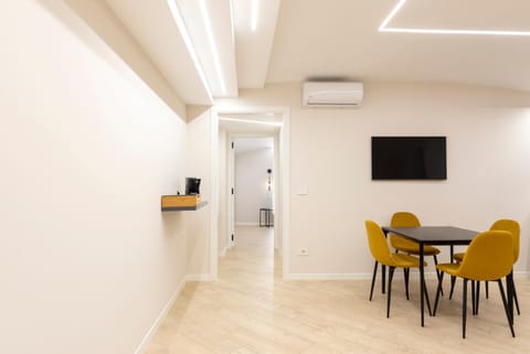 TV and multimedia, Living room, Dining area
