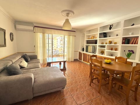 Living room, Dining area, air conditioner