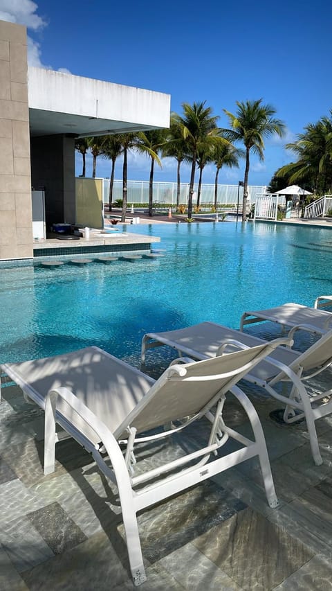 Lounge or bar, Swimming pool