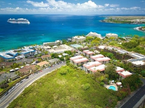 Property building, Nearby landmark, Day, Neighbourhood, Natural landscape, Bird's eye view, Beach, City view, Sea view, Street view