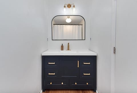 Lake Hickory Trio 3BR Blue Unit House in Hickory