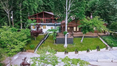 Lake Hickory Trio 3BR Blue Unit House in Hickory