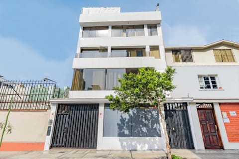 Property building, Facade/entrance