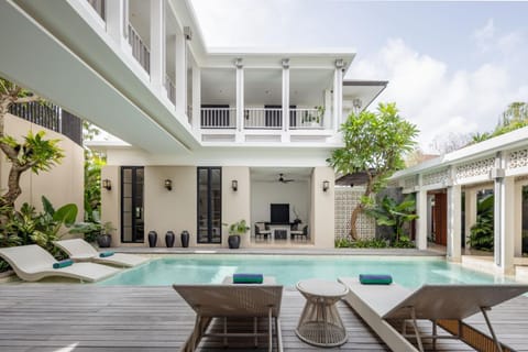 Patio, Garden, Pool view, Swimming pool, Swimming pool, sunbed