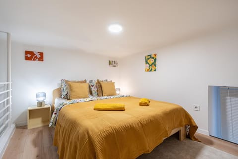 Bed, Photo of the whole room, Bedroom