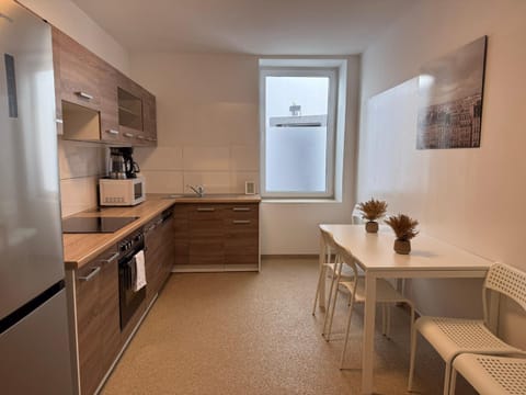 Kitchen or kitchenette, Dining area, dishwasher, oven, stove