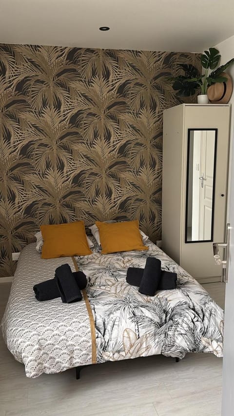 Le Péronne-2 Apartment in Cambrai