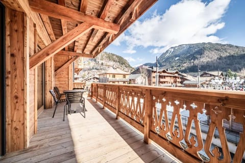 Balcony/Terrace, Mountain view
