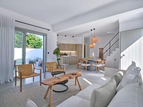 The bright and elegant Villa Akira Villa in Naousa