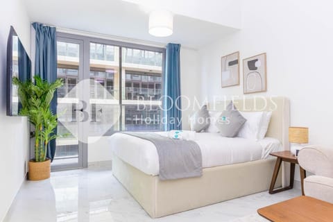 Bloomfields Pretty Stu in Oasis Apartment in Abu Dhabi