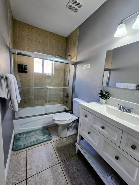 Cozy Green Apartment Apartment in Homestead