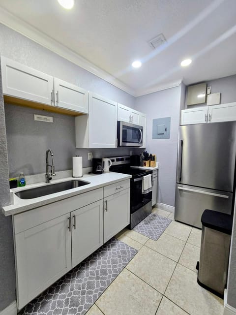 Cozy Green Apartment Apartment in Homestead