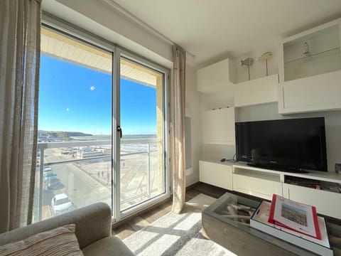 TV and multimedia, Living room, Sea view