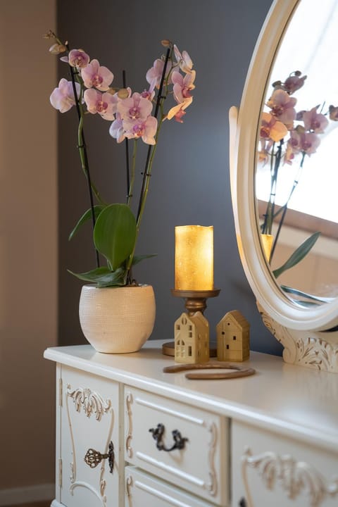 Decorative detail, Decorative detail