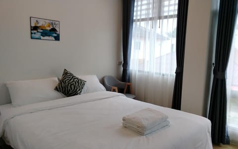 Bed, Photo of the whole room