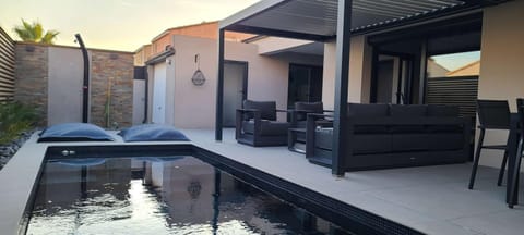Property building, Pool view, Swimming pool, sunbed