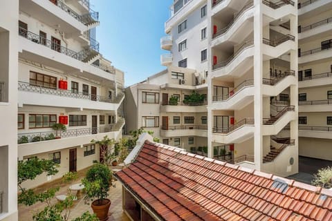 Luxe Sea Point Getaway Apartment in Sea Point