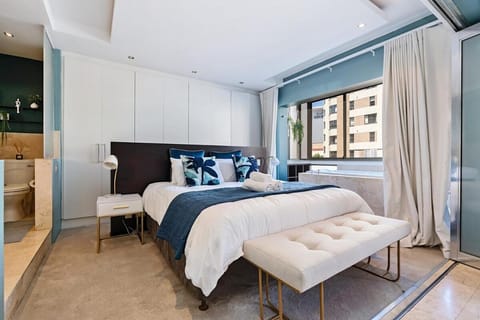 Luxe Sea Point Getaway Apartment in Sea Point