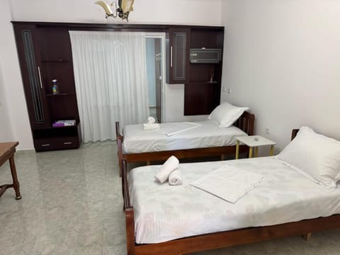 Center Rooms Apartment in Sarandë